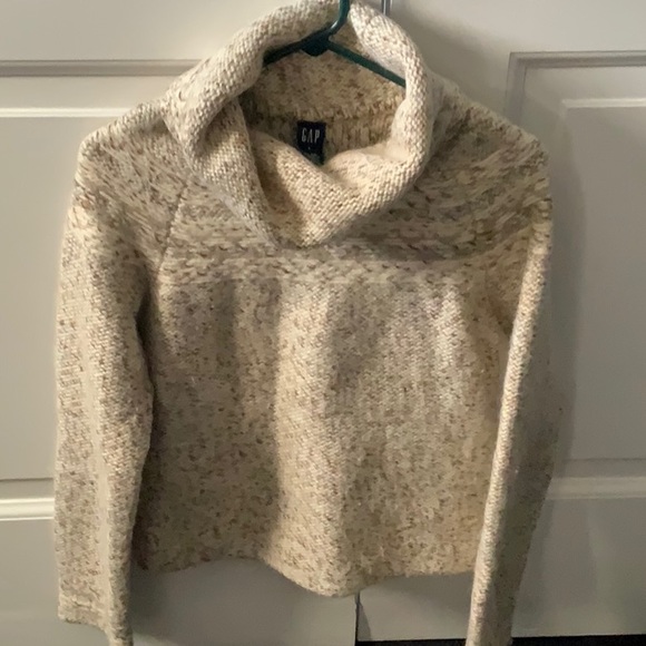 Sweaters - Gap Long Sleeve Sweater (L)